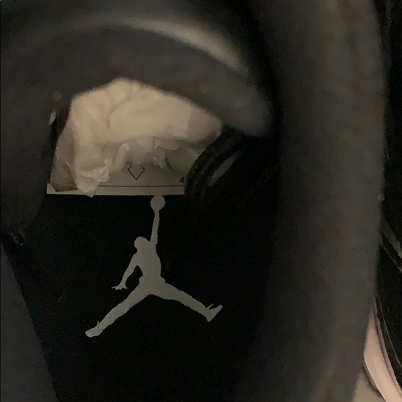 ⚠️ Brand New Rare Jordan 11 low IE size 9 men’s - Picture 8 of 11